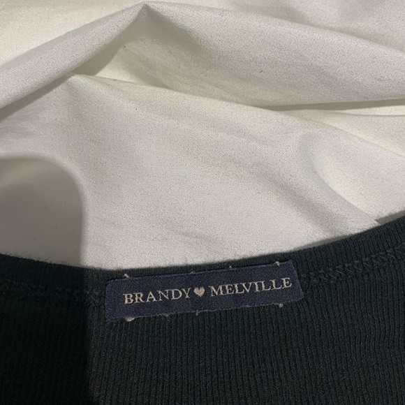 Brandy Melville Zelly Crop Top - Picture 2 of 3